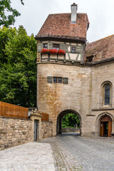 Fototapeta na wymiar Einfahrt der Klingentorbastei in Rothenburg ob der Tauber