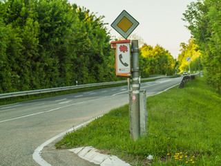 Notrufsäule an der Bundesstrasse