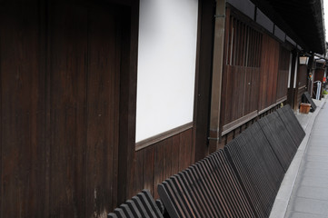 倉敷美観地区の木造家屋の格子窓