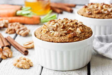 Carrot cakes with walnuts