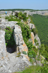 Крым, средневековый пещерный город Мангуп Кале на горном плато