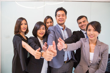 Business people team thumb up for team work