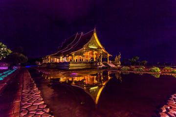 Obraz premium wat Sirindhorn Wararam Phu Prao temple