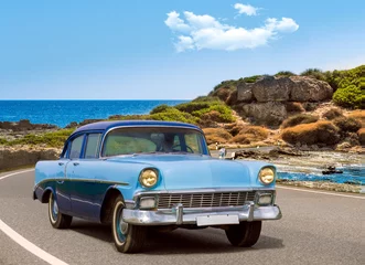 Crédence de cuisine en verre imprimé Voitures anciennes modifier oldtimer à kuba cuba, vacances de voiture classique vintage 1950