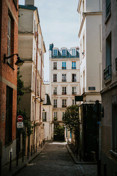 Small back street in Paris