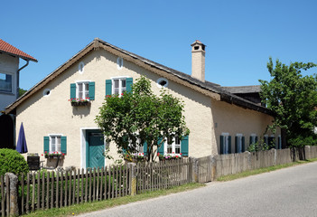 Kleines Bauernhaus in Deising