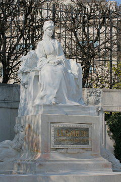 Denkmal von Kaiserin Elisabeth im Volksgarten in Wien