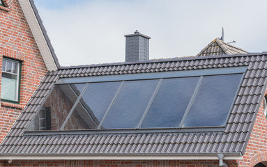 Fototapeta na wymiar Solaranlage auf einem Dach