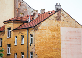 Старинный жилой  дом в европейском городе