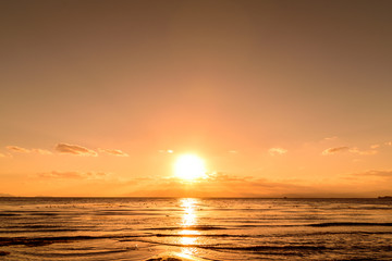 湖に沈む夕日