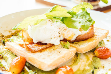 Poached egg with avocado sauce