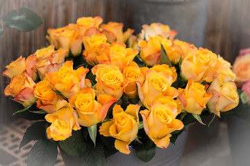 Strauß mit gelben Rosen