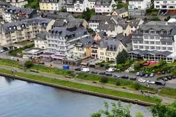 Panorama miasta Cochem na rzece Moselle ,Niemcy © Iwona