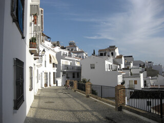 Obraz premium Calle de casas blancas