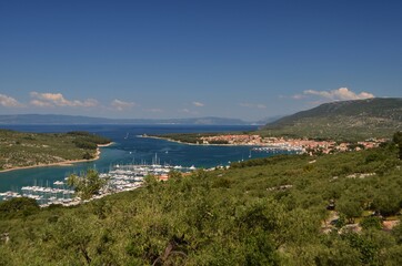 Obraz premium Blick auf die Stadt Cres