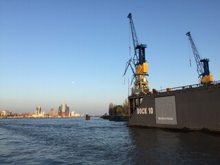 Hafenpanomara in Hamburg vom Wasser aus, mit Elbphilharmonie