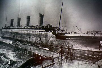Titanic on an old photo, Belfast, Northern Ireland - obrazy, fototapety, plakaty