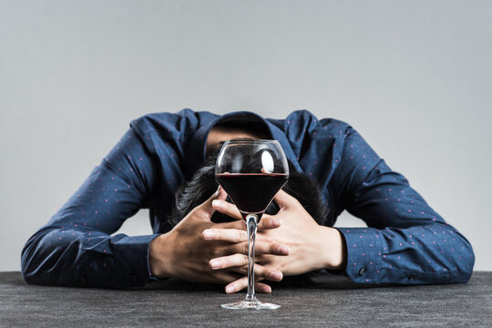 「一気飲み」の画像 - 617 件の Stock 写真、ベクターおよびビデオ | Adobe Stock