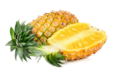 Fototapeta na wymiar Yellow pineapple isolated