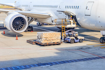 Loading platform of air freight to the aircraft - obrazy, fototapety, plakaty