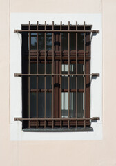 Schutz / Gitterstäbe an einem Fenster