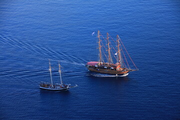 deux voiliers à Santorin