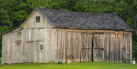 backyard barn © Joseph