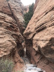 Hidden pass through the cliff