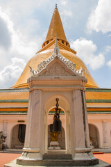 Fototapeta premium Phra Pathom Chedi,Big stupa at Thailand