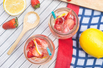 strawberry lemonade soda fruit juice