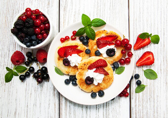 cottage cheese pancake with berries