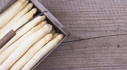 white asparagus / Basket with white asparagus