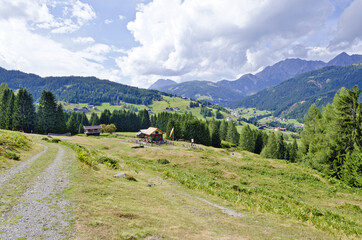 Fototapeta na wymiar view across the Steineckenalm