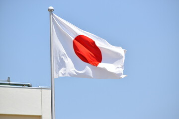 はためく日本国旗