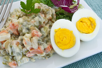 oeufs/macédoine