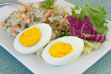 oeufs/macédoine