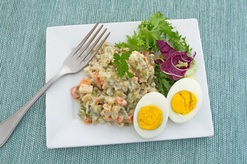 oeufs/macédoine