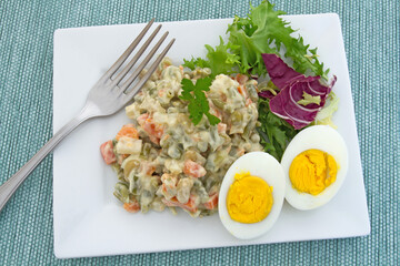 oeufs/macédoine