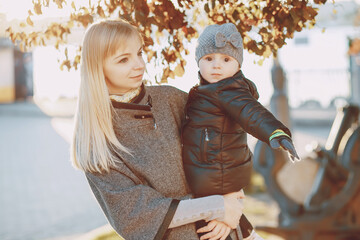 Obraz premium mom and daughter