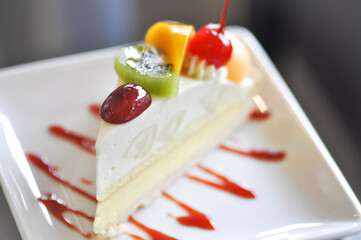 fruit tart or fruit cake