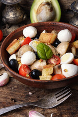 salad with leaf vegetables and chicken