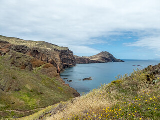 Wandern auf Madeira - Blick auf dei Steilküste