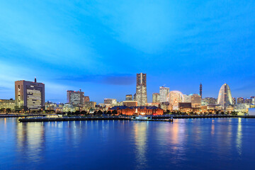 Fototapeta na wymiar Twilight view of Yokohama bay