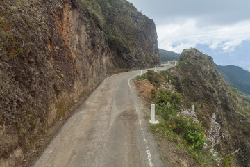 Fototapeta na wymiar Mountain road between Balsas and Leimebamba, Peru