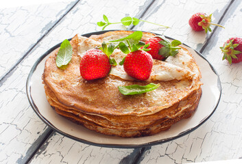 Pancakes with strawberries