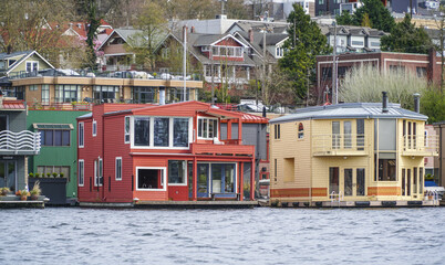 Colorful houses at Lake Union in Seattle - beautiful buildings - SEATTLE / WASHINGTON - APRIL 11, 2017