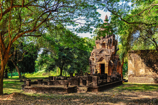 Wat Chom Chuen in Si Satchanalai, Thailand