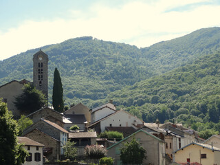 Obraz premium Village authentique en haute montagne, avec Eglise momument historique