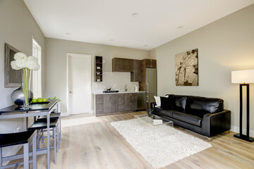 Family room design with wet bar nook