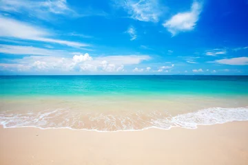 Strand und tropisches Meer © Alexander Ozerov
